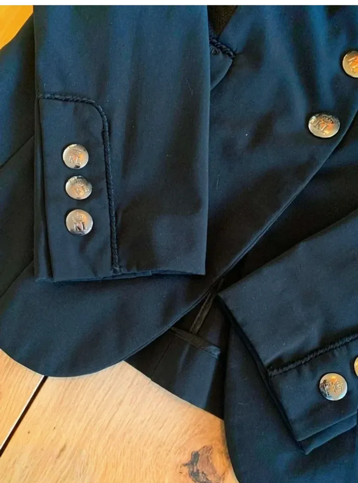 Veste de  Concours d’Équitation  Kingsland  Taille  34, Logo Brodé,  Strass au  Col,  Très  Bon État - photo numéro 2