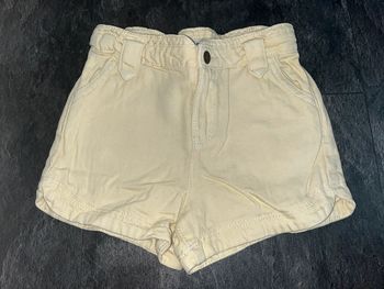 Short en jeans jaune