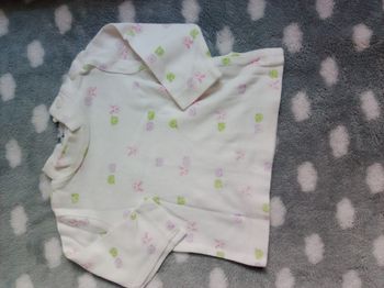 Lot de vêtements type fille