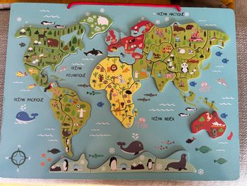 Puzzle monde magnétique
