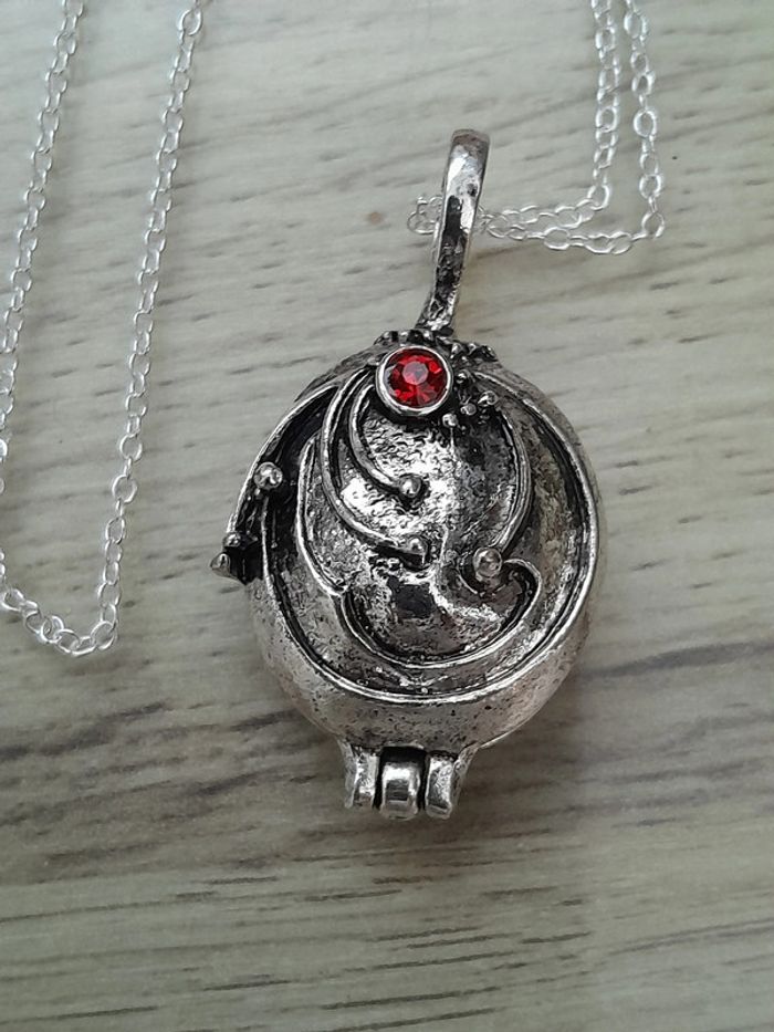 Collier Verveine, Vampire Diaries, Elena Gilbert, argenté - photo numéro 2