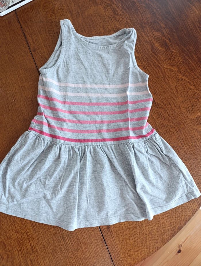 Robe sans manches