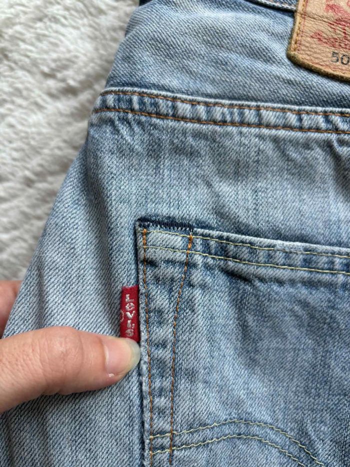 Jean levi’s 501 homme bleu clair effet délavé coupe regular straight droit taille W32 L/42 L34 - photo numéro 3