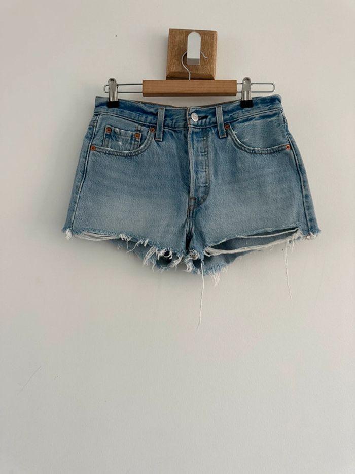 Short Levis