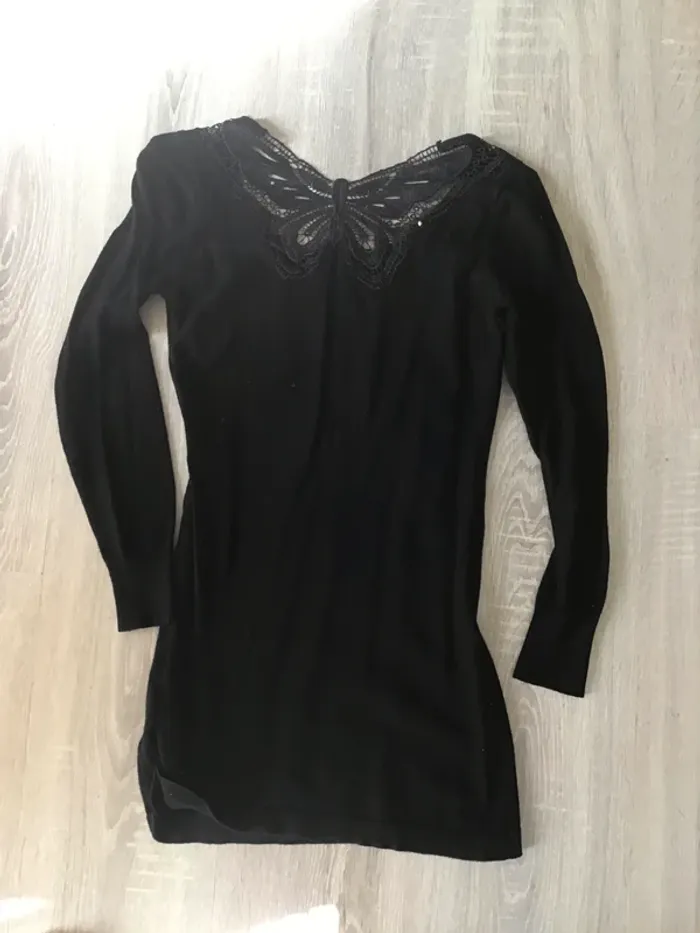 Pull noir avec dos papillon - photo numéro 2