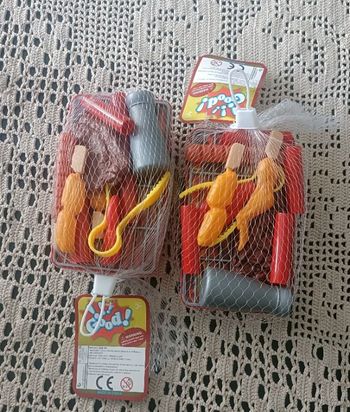 2 lots de petites dinette barbecue (petites pièces à utiliser à partir de 3 ans)