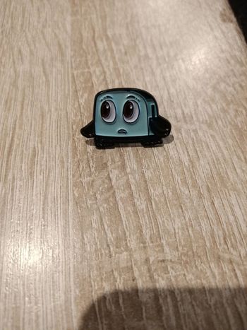 Pins grille pain mignon neuf