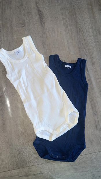 Lot de bodies petit bateau sans manche