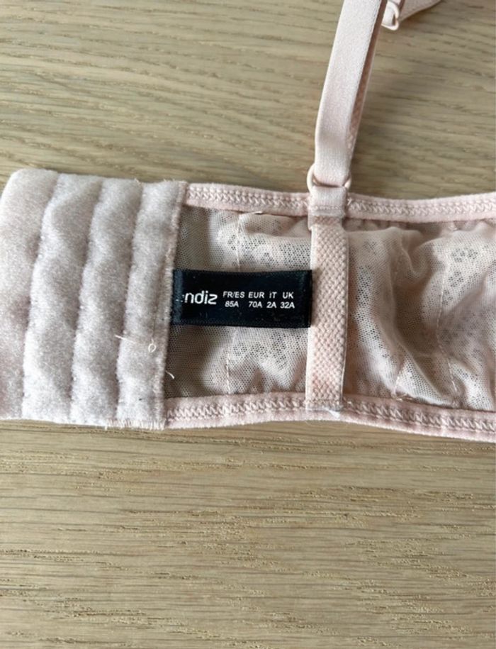 Soutien-gorge - photo numéro 5