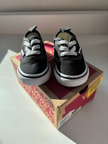 Vans neuves pointure 17