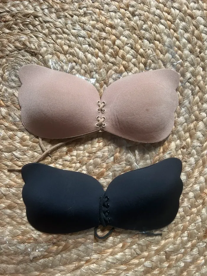 Soutien gorge adhésifs