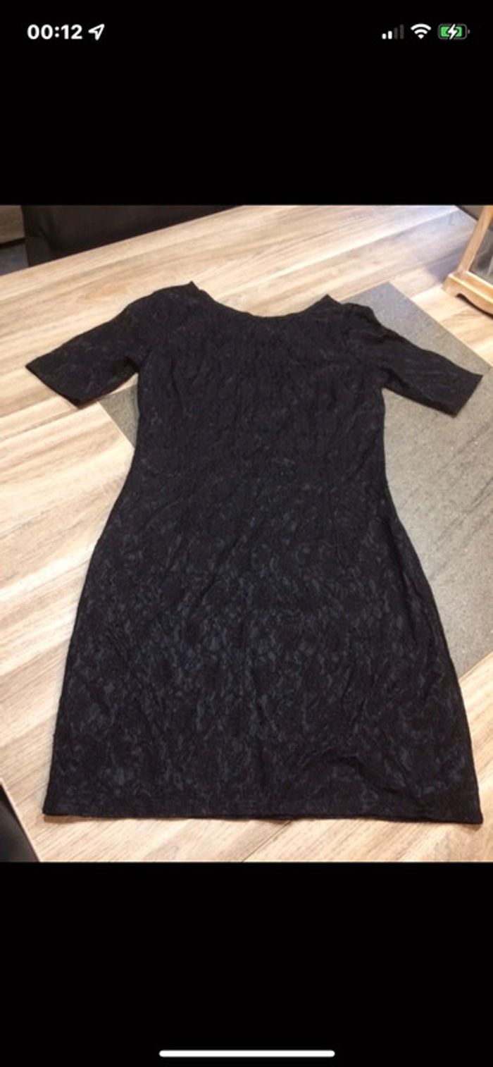 Robe élégante bureau en dentelle guipure taille 42