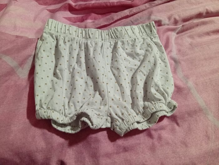 Short fille