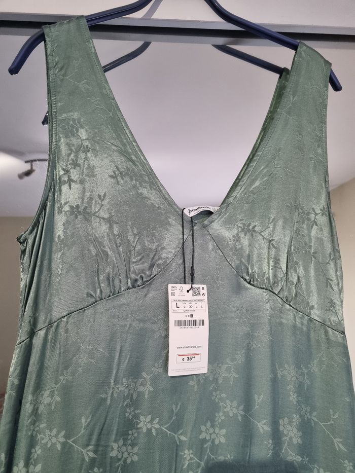 Robe en satin - photo numéro 3