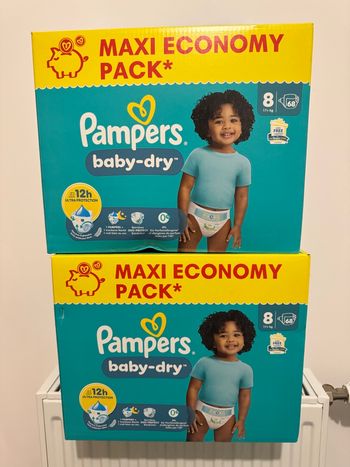 Les couches Pampers taille 8 en baby dry