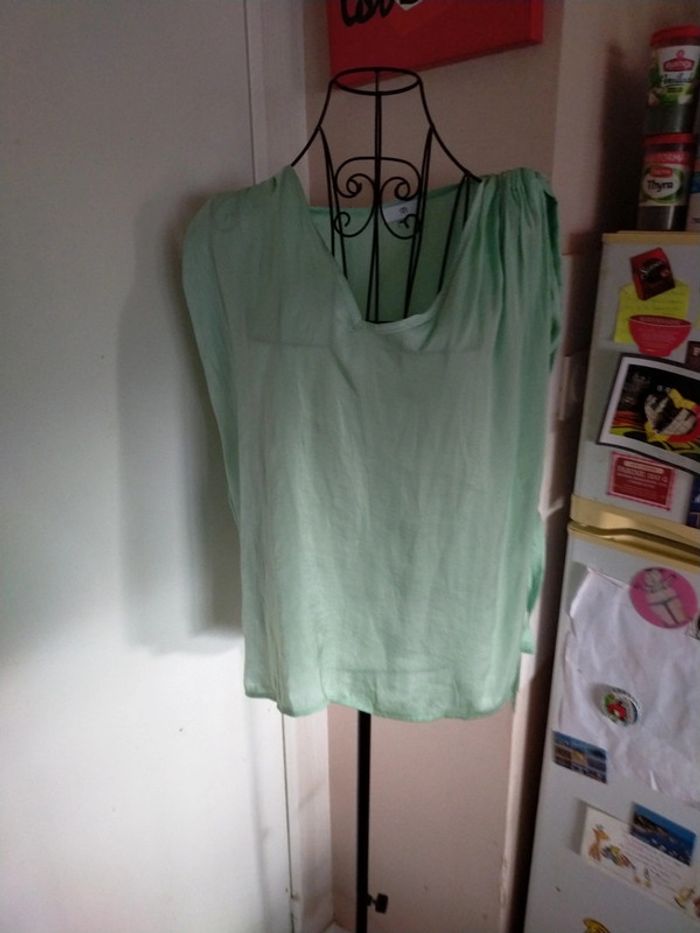 Joli haut pour l'été avec épaule découvert - photo numéro 2