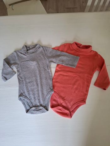 Lot de 2 bodies col montant 67 cm