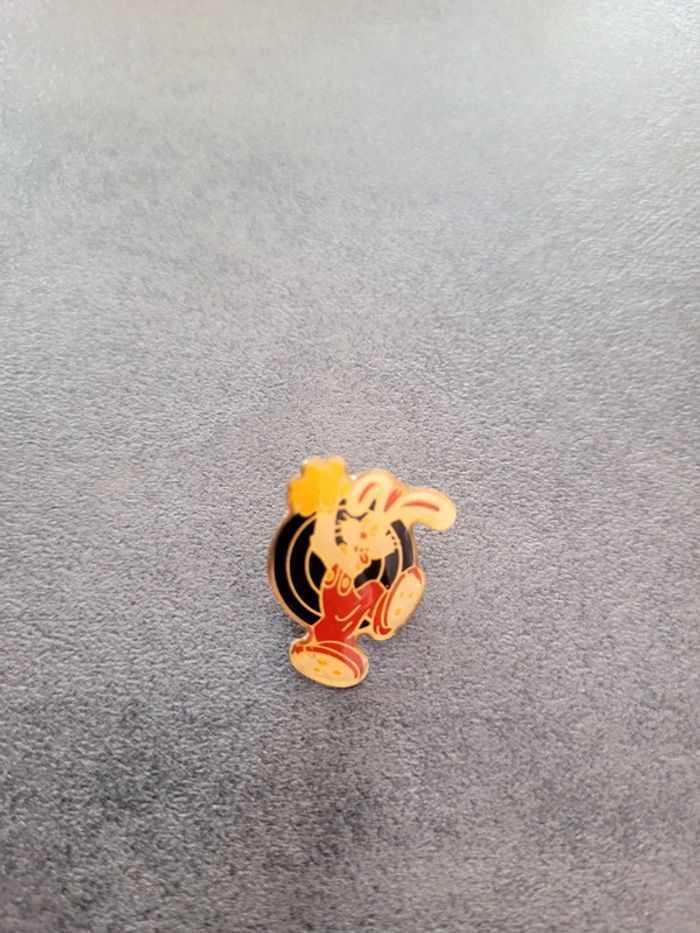 Pin's looney tunes Roger rabbit