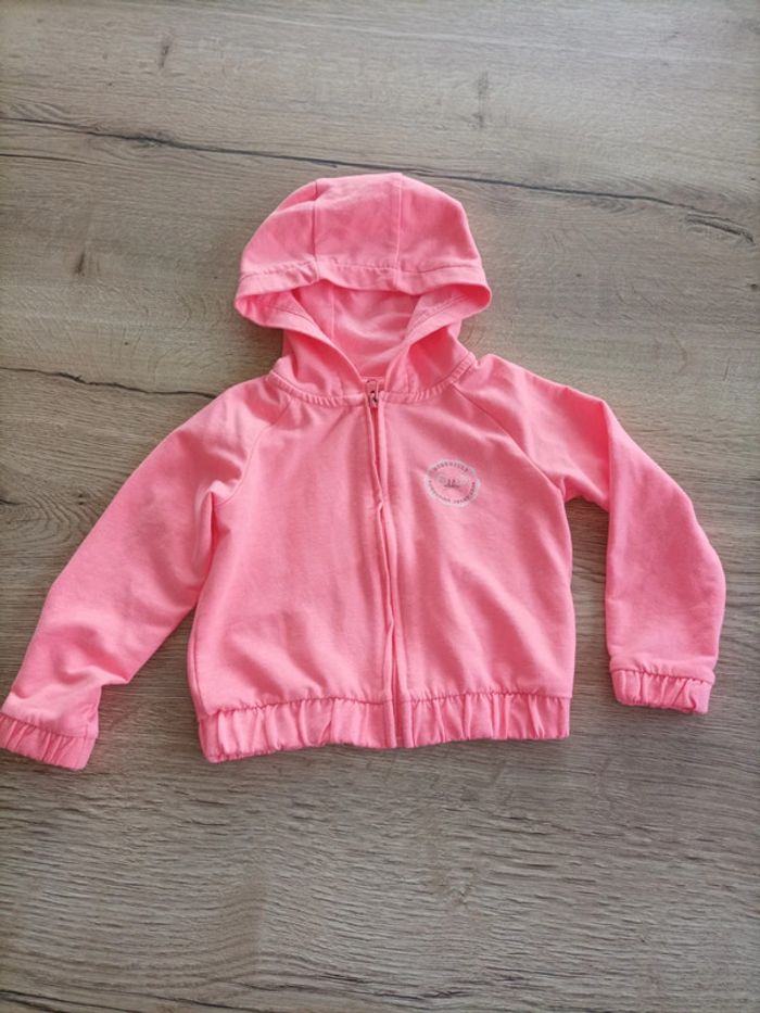 Gilet zippé avec capuche