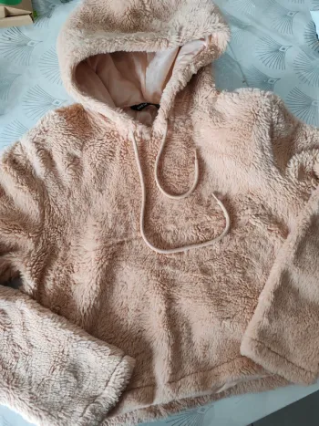 Sweat à capuche a poils taille XS