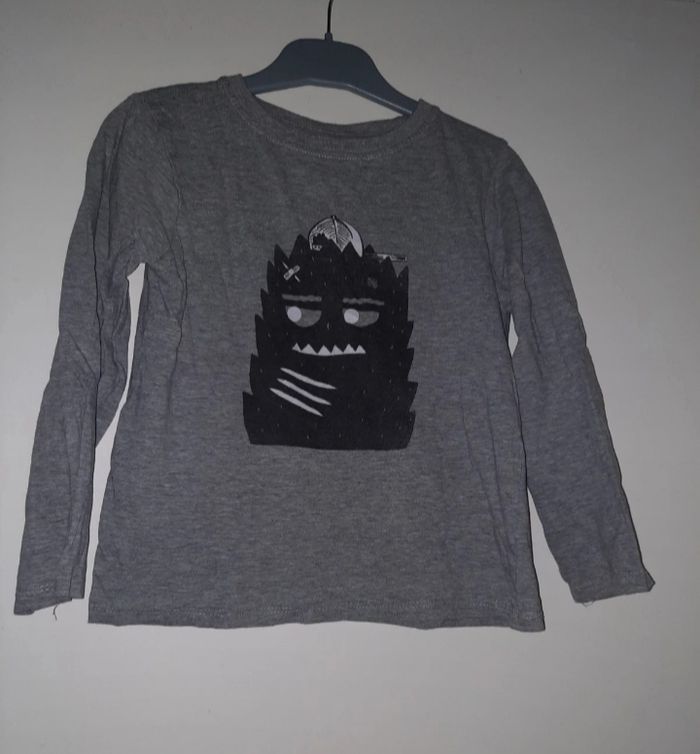 Tee shirt Primark taille 6/7 ans