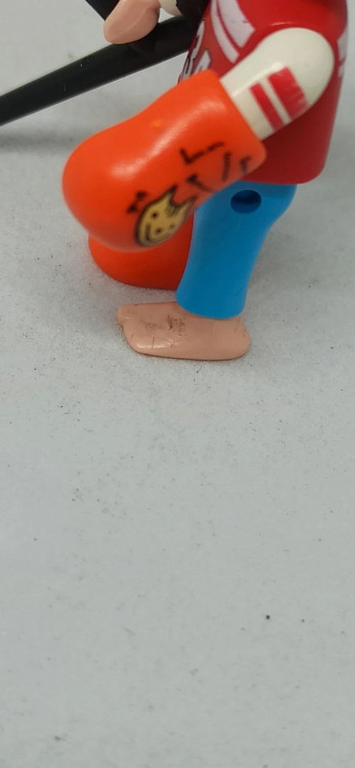 Enfant garçon plâtré blessé avec plâtres et béquille playmobil - photo numéro 3