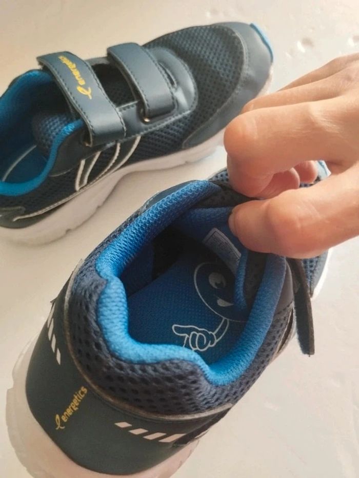 Baskets bleues - photo numéro 2