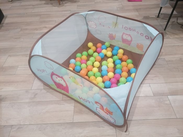 Air de jeux avec 90 balles