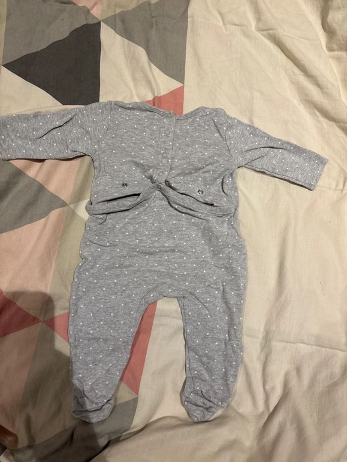 Pyjama 6 mois - photo numéro 3