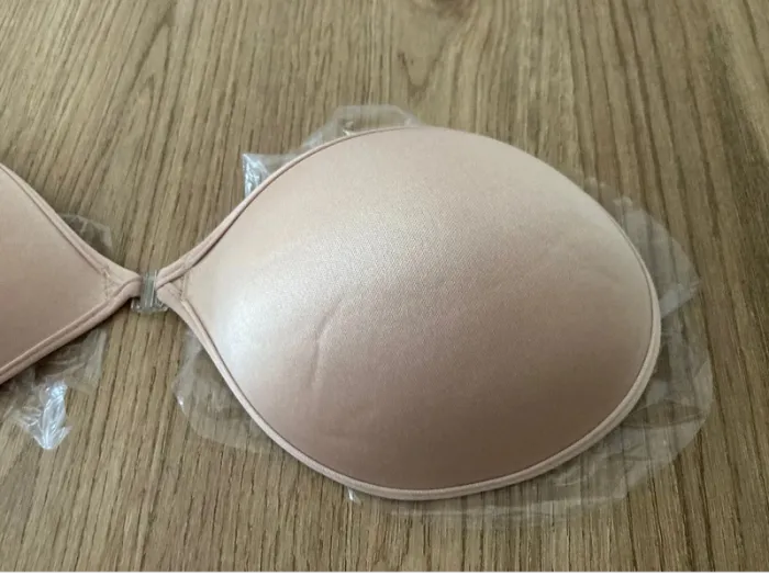 Soutien gorge auto adhésif - photo numéro 2