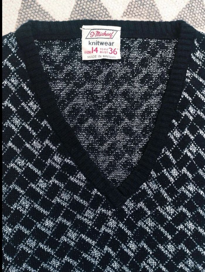 Pull  fin sans  manches - Noir  argenté motifs  -Vintage 90's  -  T32  actuel  - Parfait État - photo numéro 4