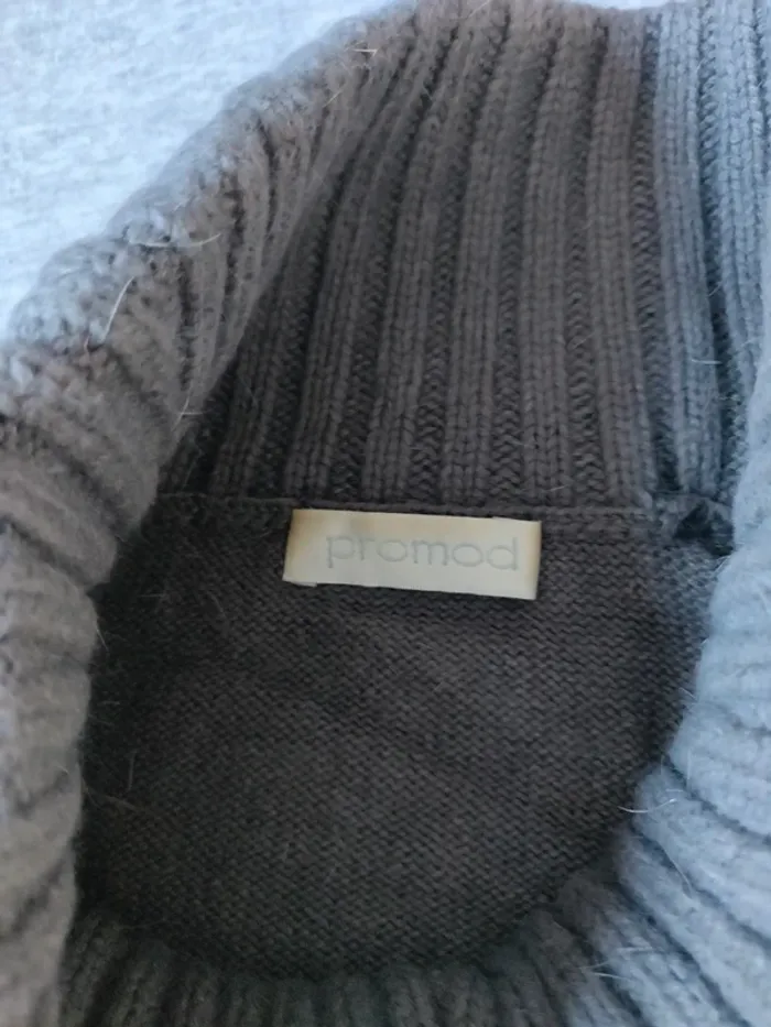 Pull col roulé gris - photo numéro 2