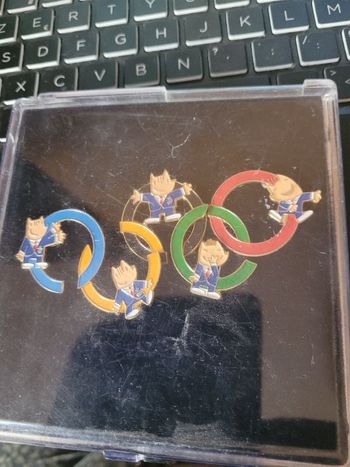 Lot de 5 pins JO Barcelone 1992