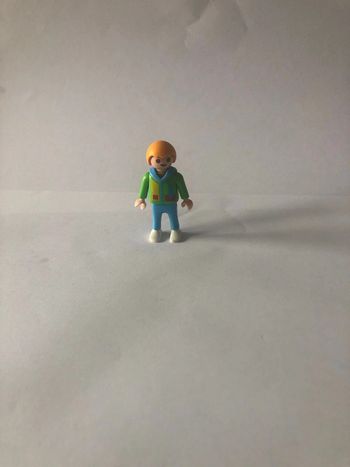 Figurine playmobil enfant