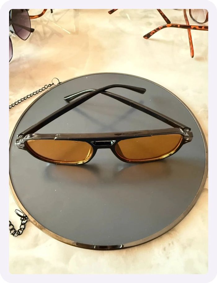 Lunette de soleil noire/jaune - photo numéro 3