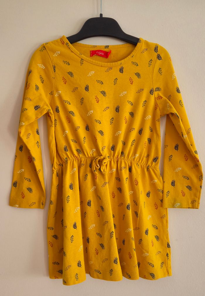 Robe motif feuilles