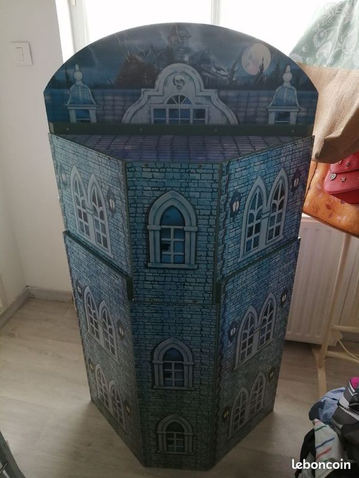 Grand manoir en bois "Monster high" - photo numéro 6