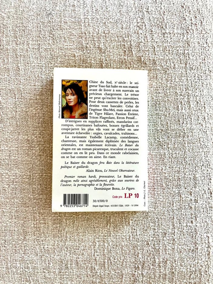 Livre Poche  Le baiser du dragon de Ysabelle Lacamp - photo numéro 2