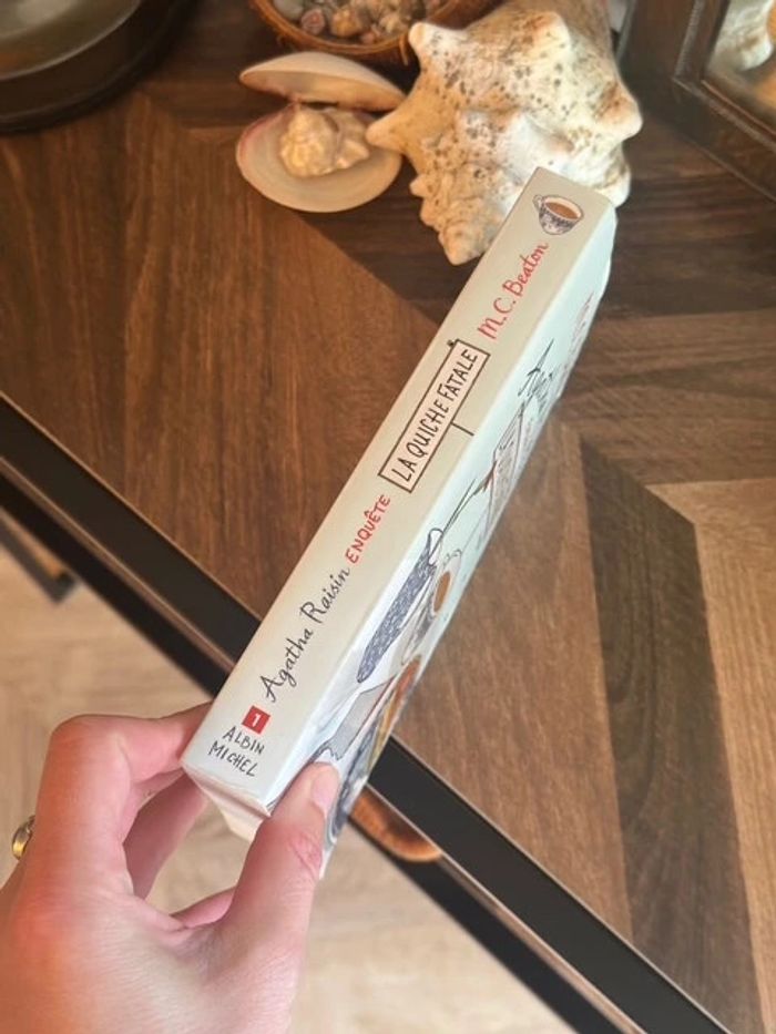 Agatha Raisin – Tome 1 La quiche fatale - photo numéro 2