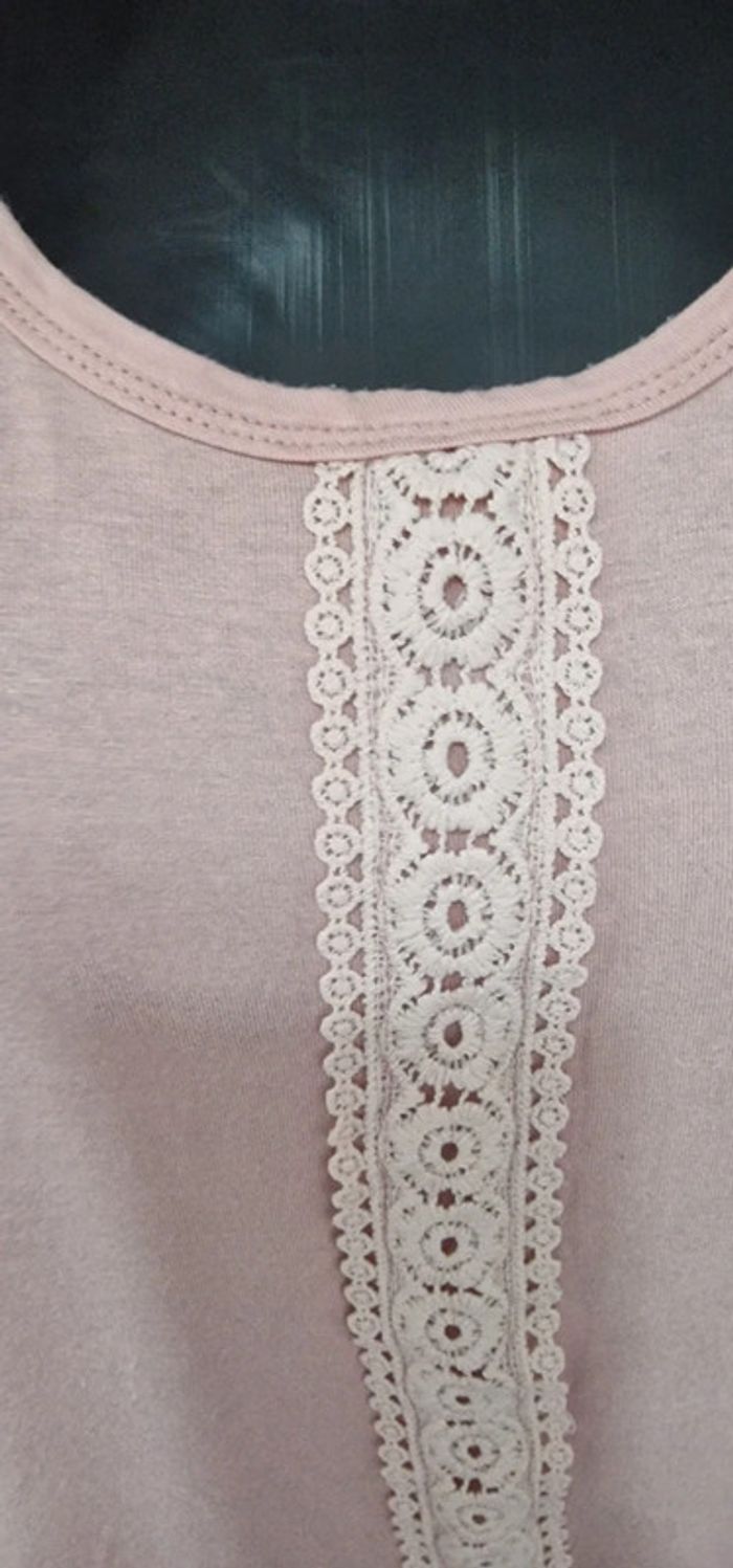 Debardeur rose avec dentelle - photo numéro 2