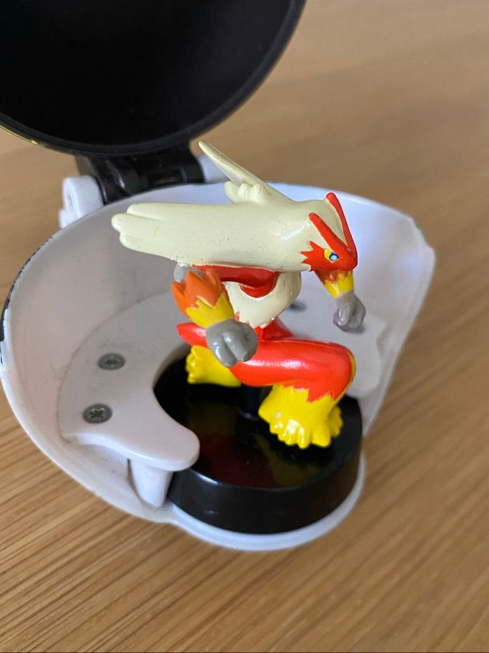 Pokémon lançeur Pokeball + figurine extra bille - photo numéro 8