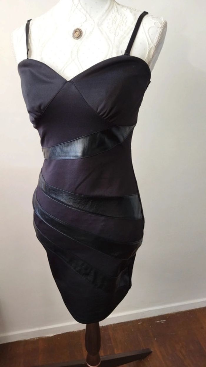 #aline11052405-robe noir avec ou sans bretelles simili cuir - photo numéro 3