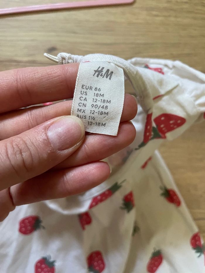 Robe motif fraise 12-18 mois h&m - photo numéro 3