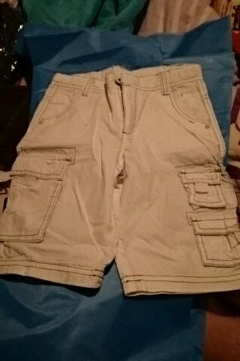Bermuda blanc neuf 4 ans
