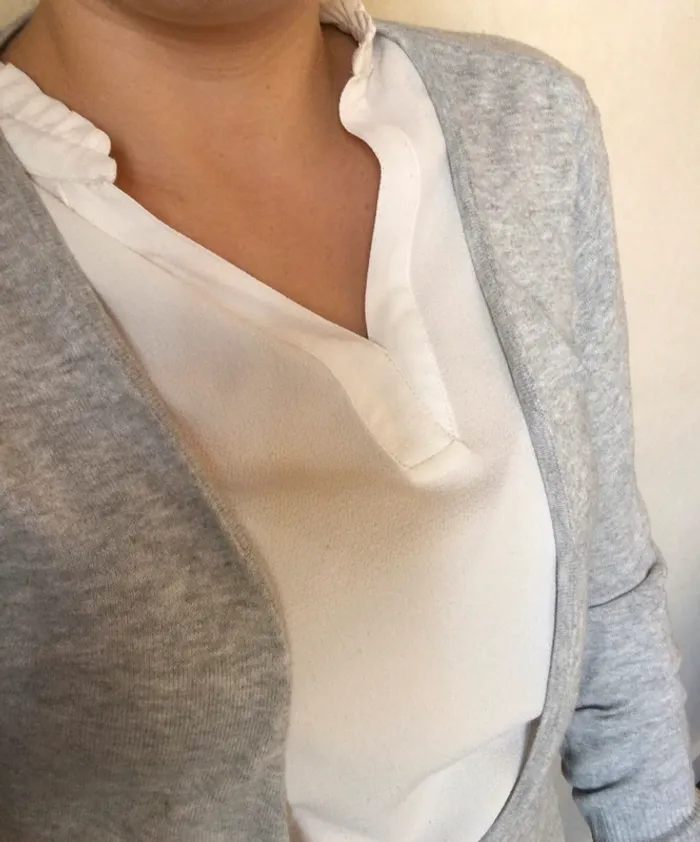 Pull gris échancré - photo numéro 2