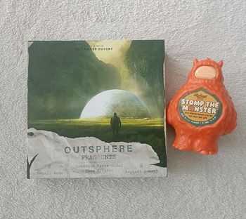 1 jeu de cartes ousphere fragments et 1 jeu de carte stomp the monster