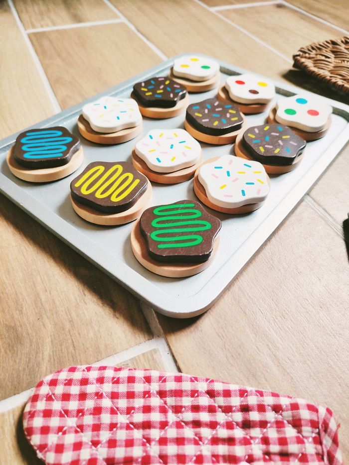 🍪Dinette plateau gâteaux /cookies à scratch en bois et accessoires marque Melissa et Doug - photo numéro 2