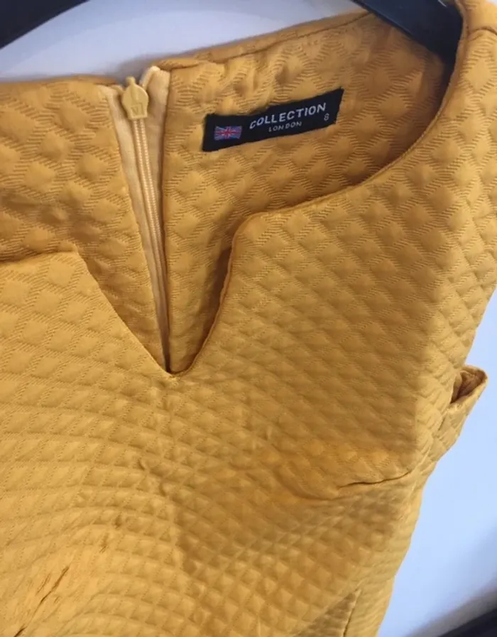 Robe jaune matelassée - photo numéro 3