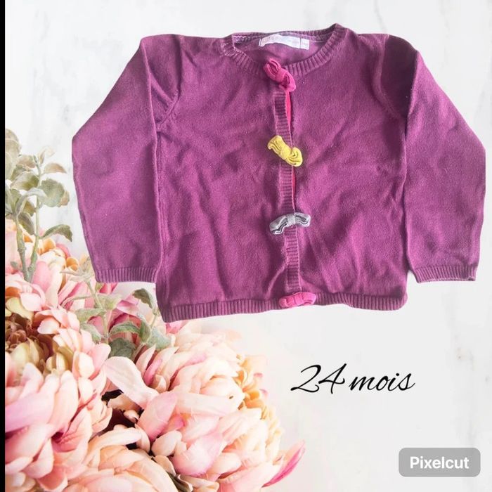 Gilet violet a noeud