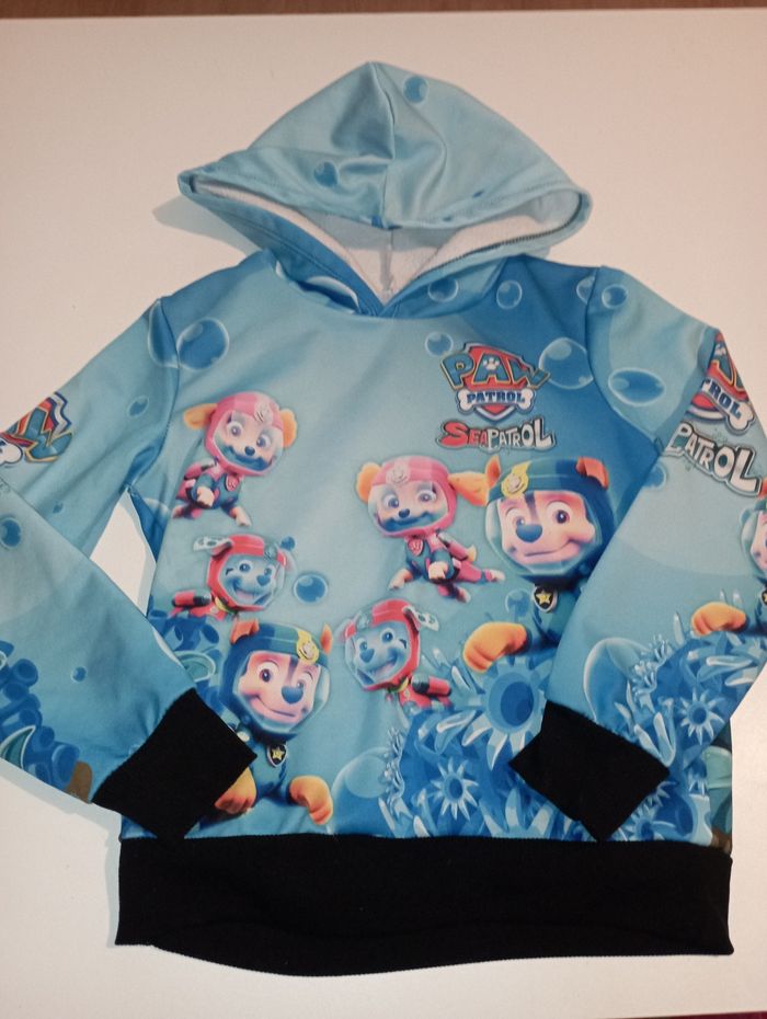 Sweat a capuche - photo numéro 1